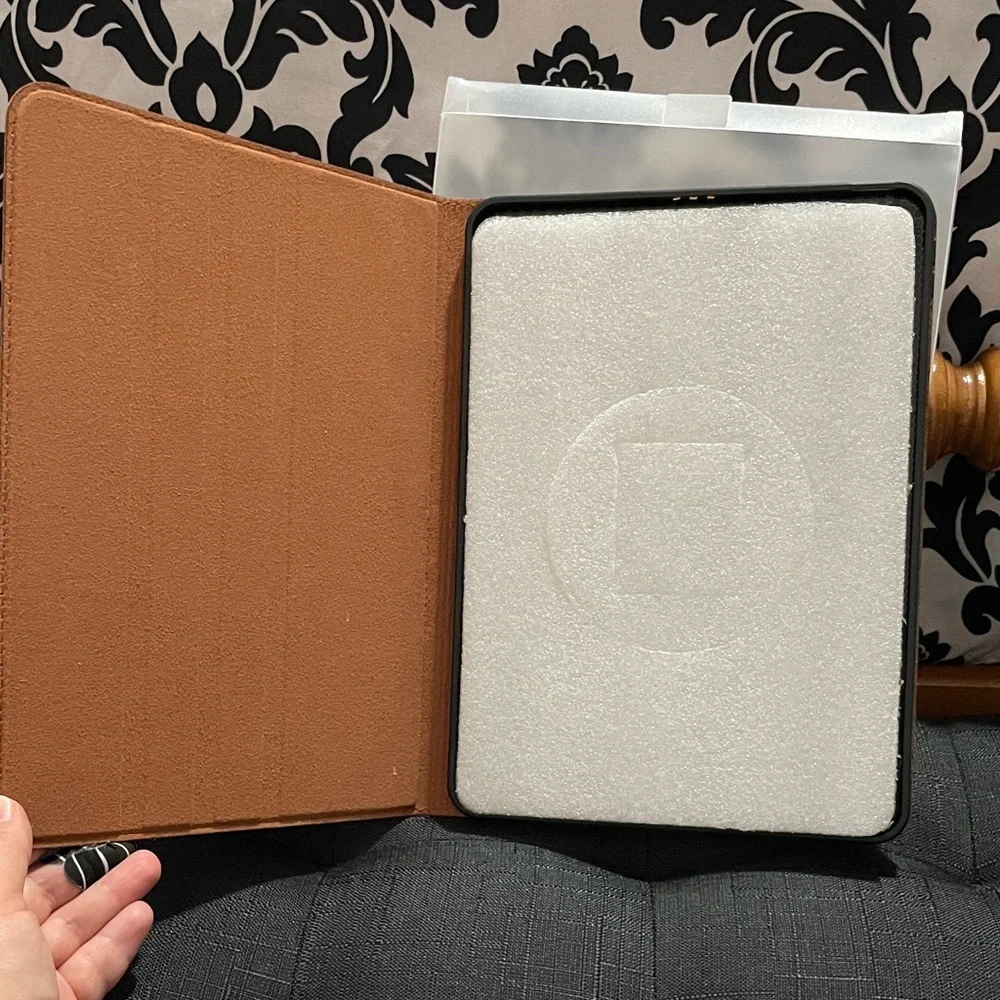 Brown Leather Floral IPad 10.9 Case